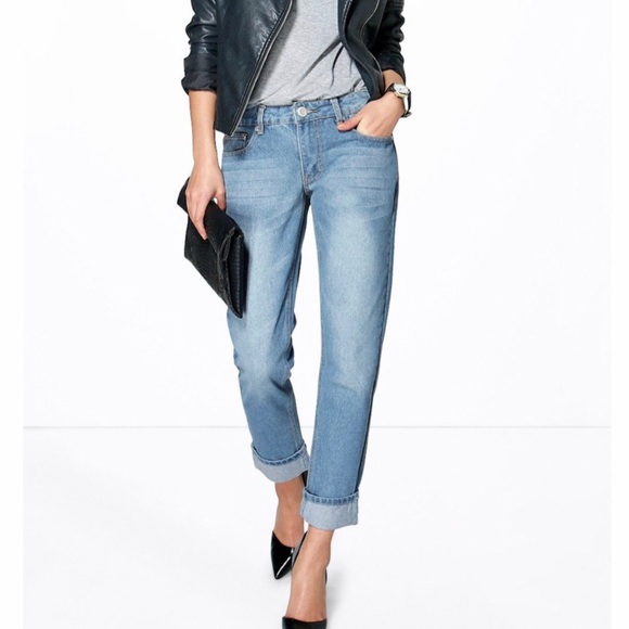 Old Navy Denim - Old Navy  Low-Rise Mom Jeans